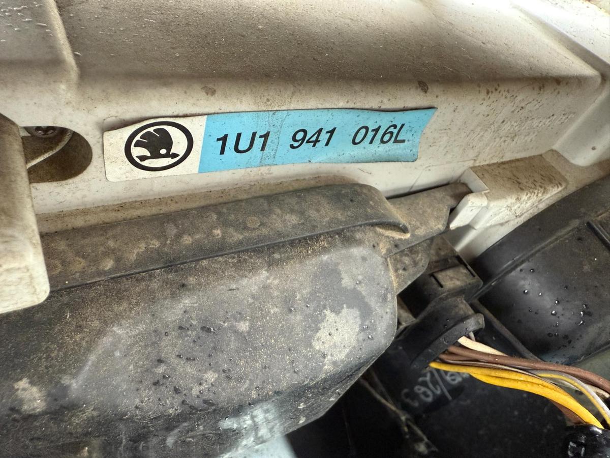Skoda Octavia 1U original Scheinwerfer rechts mit Nebelscheinwerfer Facelift BJ03
